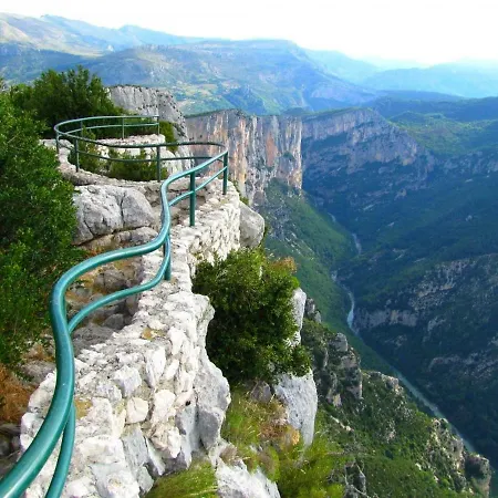 Des Cretes Du Verdon Hotel *